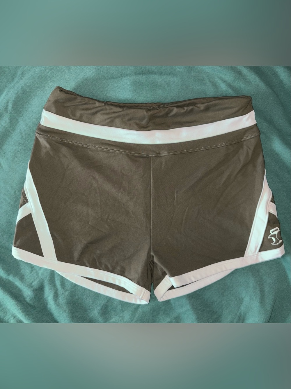 Women’s green exercise shorts XL Lunarbody
